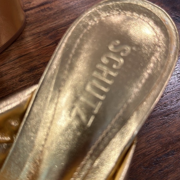 Schutz Mindy Mid Block Gold Metallic Leather Sandals Sz8.5 - Picture 11 of 11